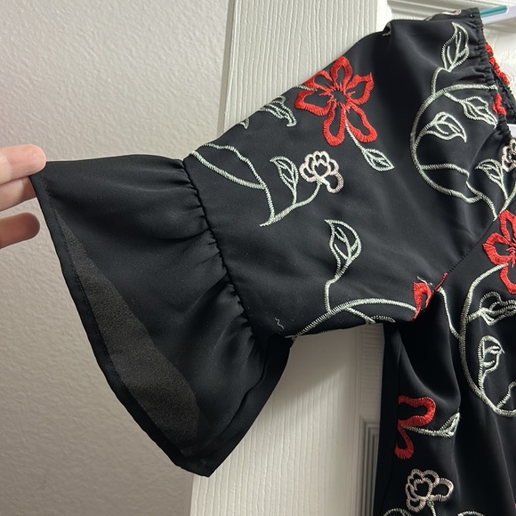 Candie’s Floral Embroidered Peplum Top - Picture 2 of 4